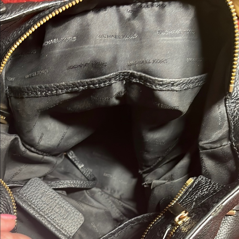 Michael Kors Black Hobo Bag Sleek Leather Design - Picture 9 of 13